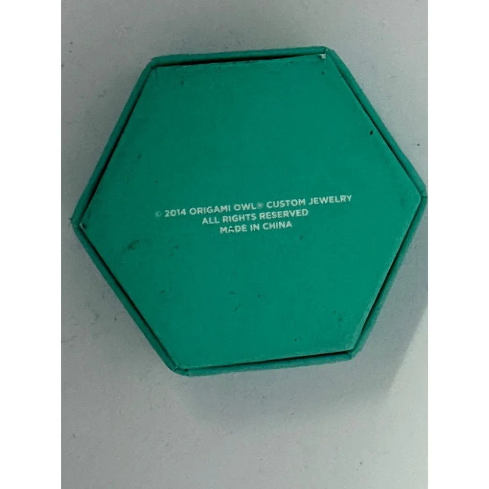 Origami Owl Bezel‎ 2014 New In Box 30.5MM Chrome Silver With Glass